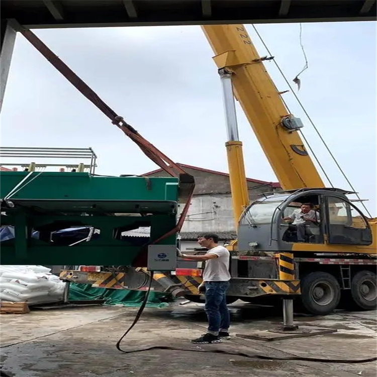 博爱吊车怎么吊30米钢筋笼